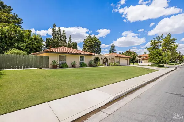Bakersfield, CA 93309,401 Via Carisma