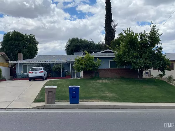 2101 University Avenue, Bakersfield, CA 93305