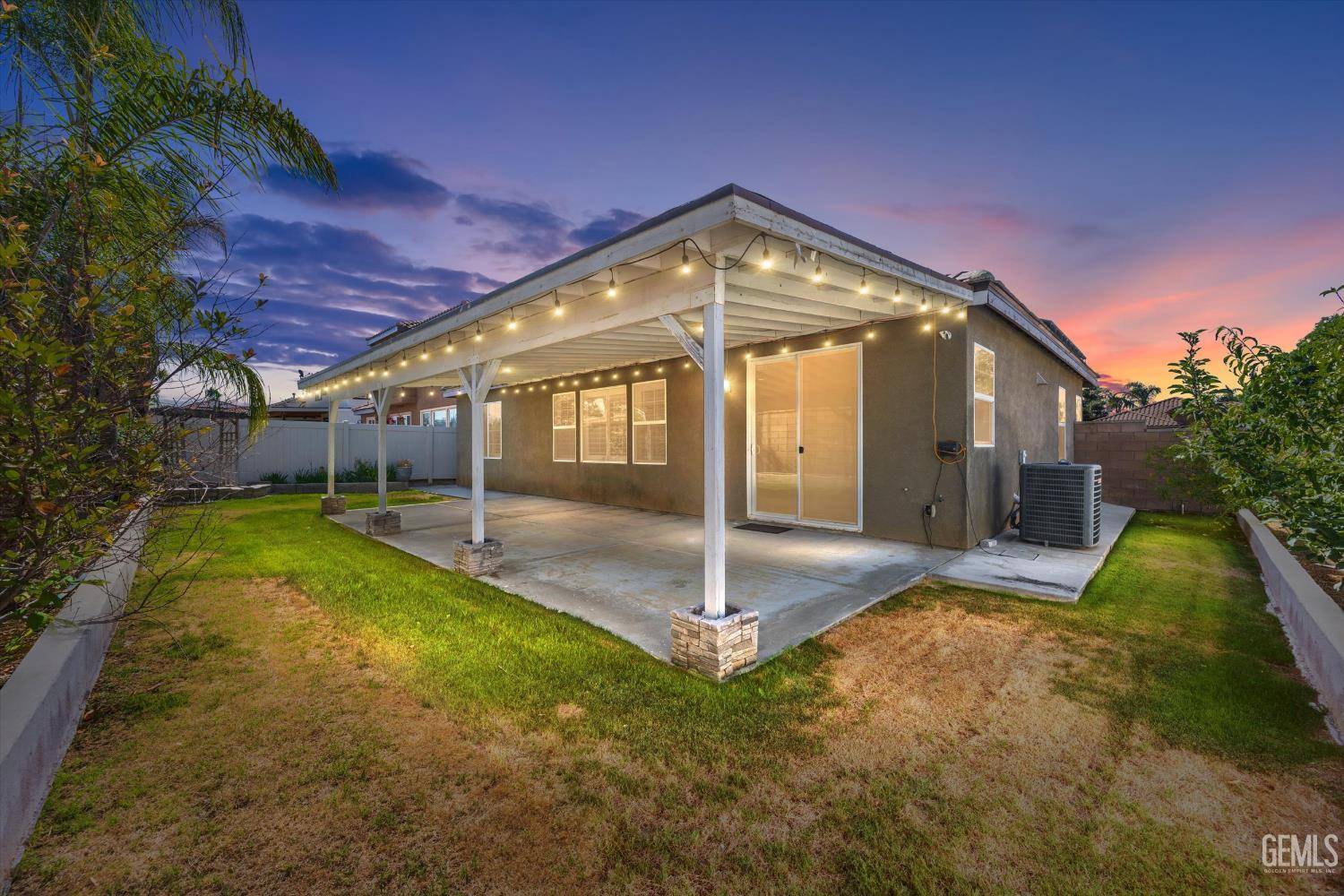 Bakersfield, CA 93306,10002 Riata Lane