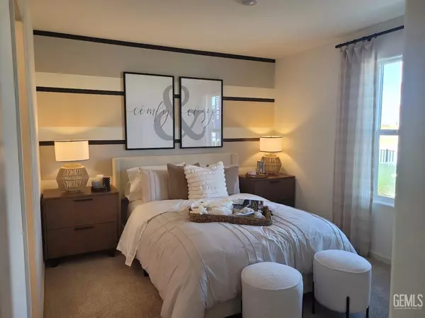 Bakersfield, CA 93311,8915 Tristania Place #44