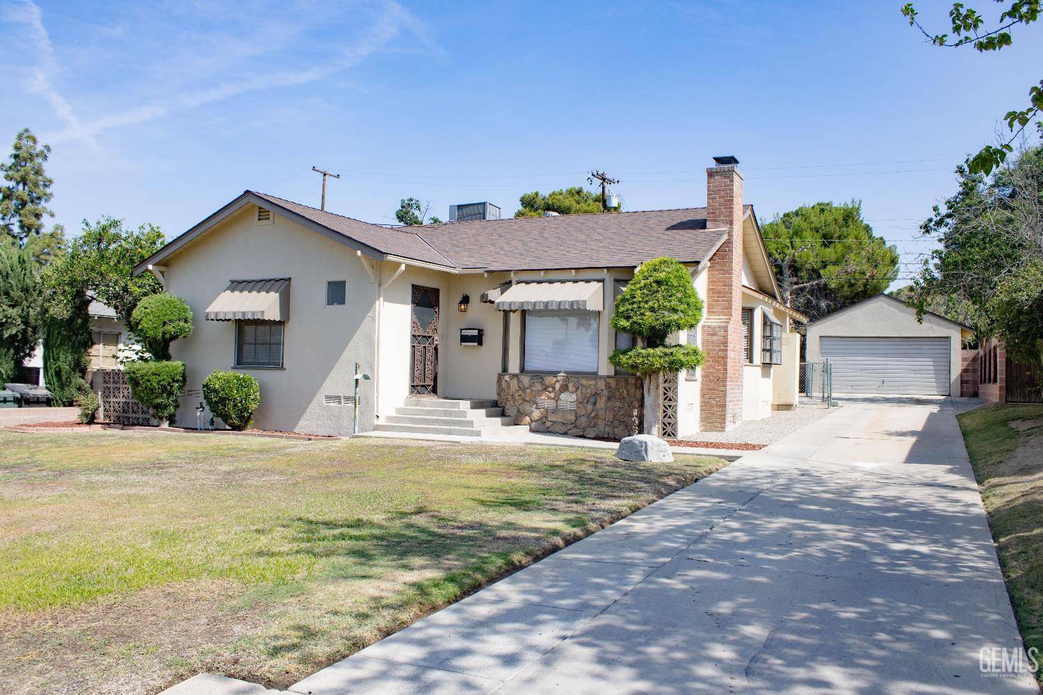 4 Montrose Street, Bakersfield, CA 93305