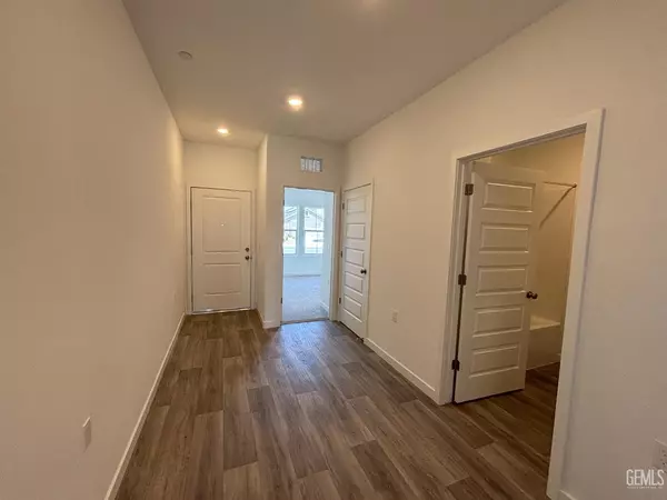 Bakersfield, CA 93313,7313 Peach Grove Lane