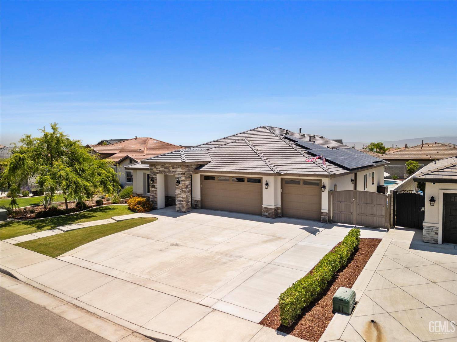 Bakersfield, CA 93314,15017 Mistletoe Avenue