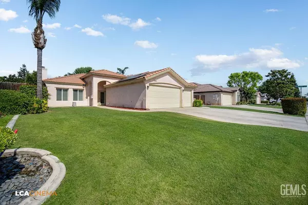 6611 Radio Flyer Drive, Bakersfield, CA 93312