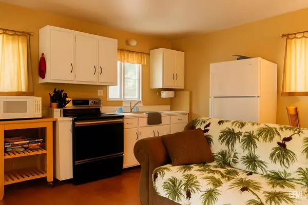 Wofford Heights, CA 93285,10520 Spruce Drive