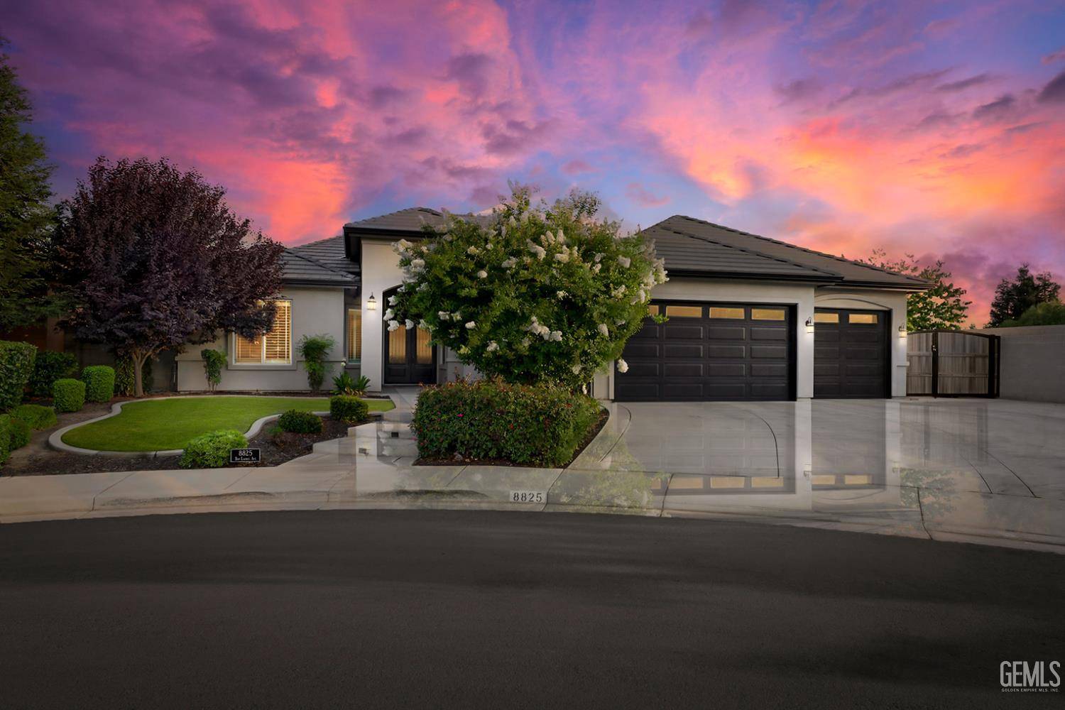 8825 Bay Laurel Avenue, Bakersfield, CA 93312