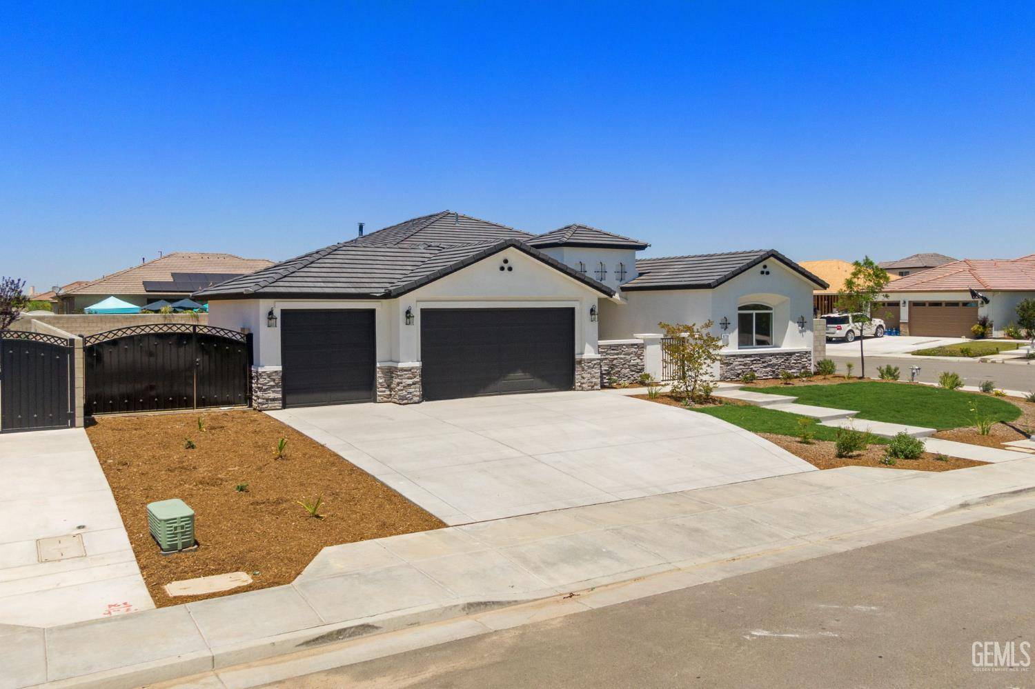 Bakersfield, CA 93314,8708 Tamburlane Court