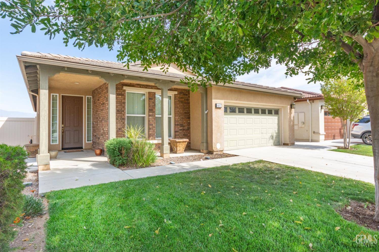 6107 Saint John Place, Bakersfield, CA 93306