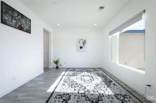 Bakersfield, CA 93314,15920 Waterford Street