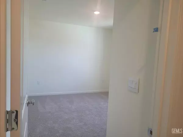 Bakersfield, CA 93307,1922 Earliblaze Avenue #1034