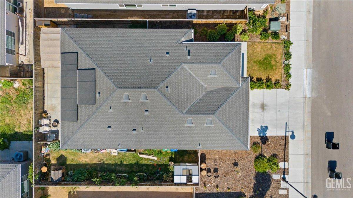 Shafter, CA 93263,9733 Amberdale Way