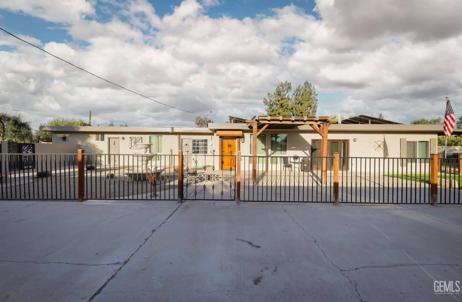 17823 Brimhall Road, Bakersfield, CA 93314