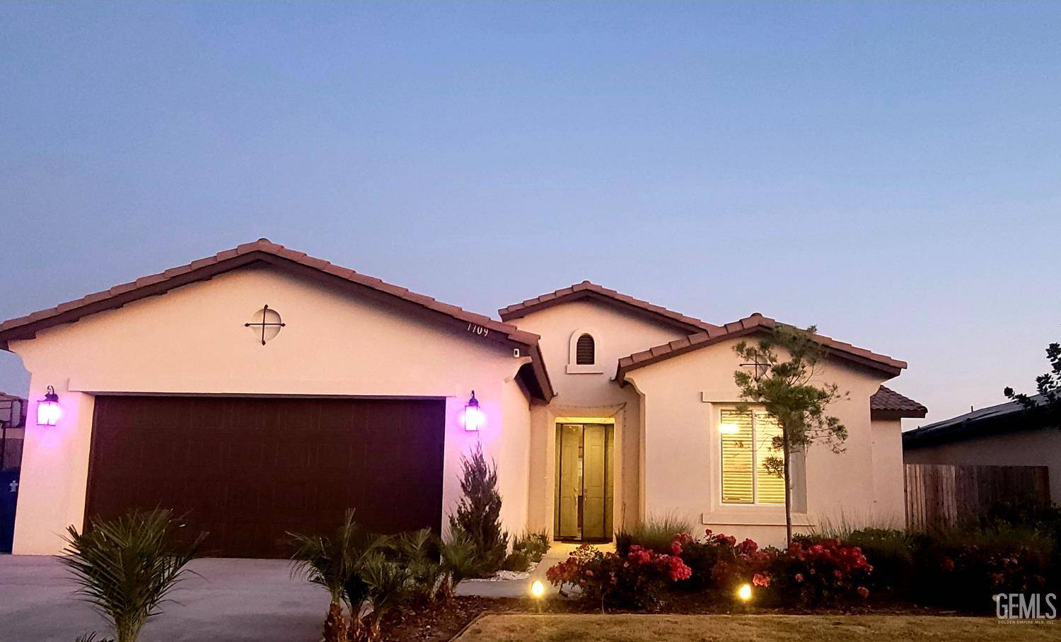 7709 Bristol Spring Avenue, Bakersfield, CA 93313