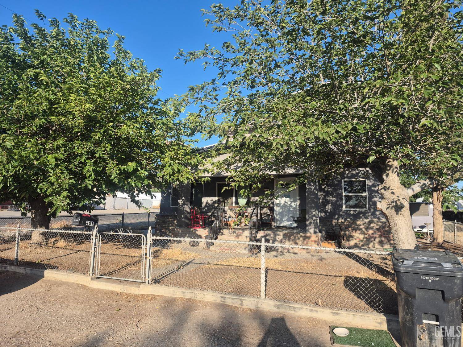401 Van Buren Street, Taft, CA 93268