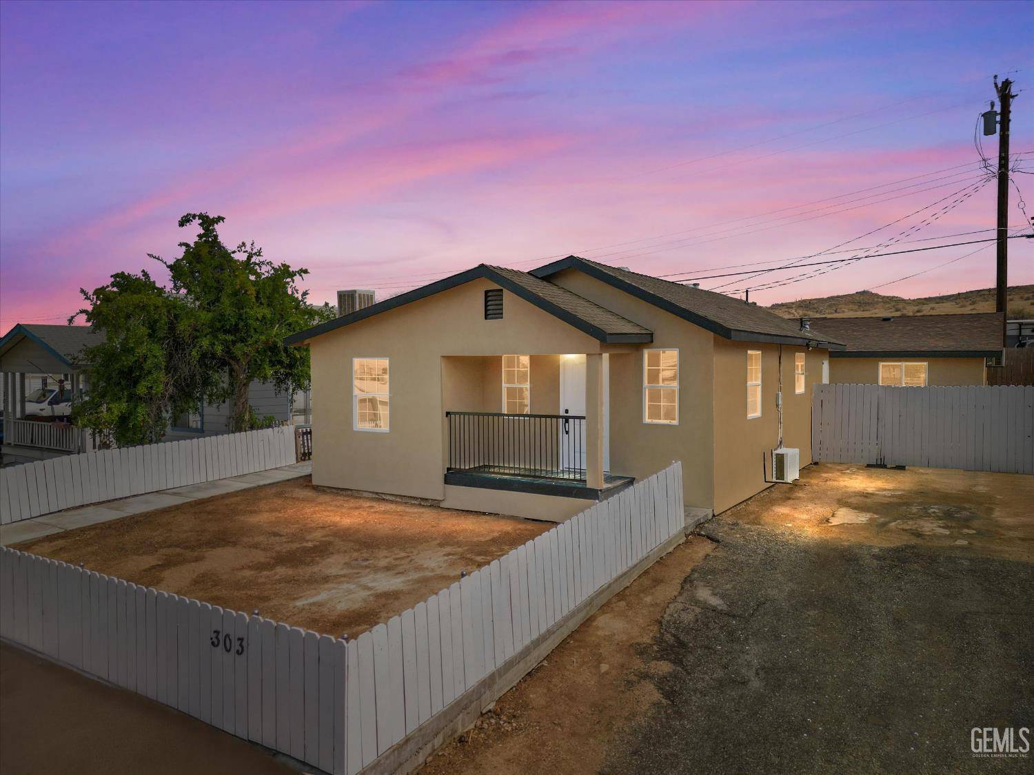303 F Street, Taft, CA 93268
