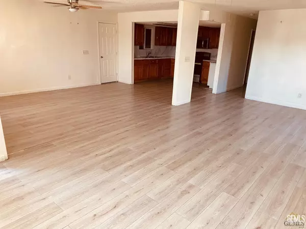 Delano, CA 93215,713 18th Place