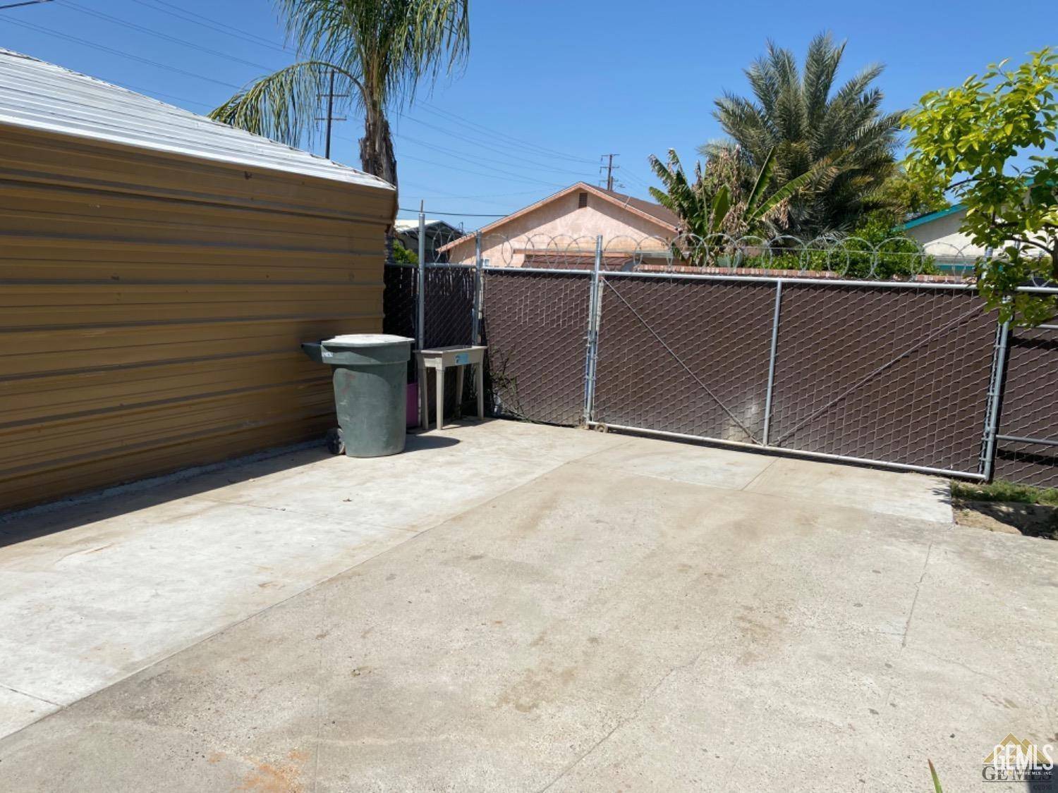 Delano, CA 93215,713 18th Place