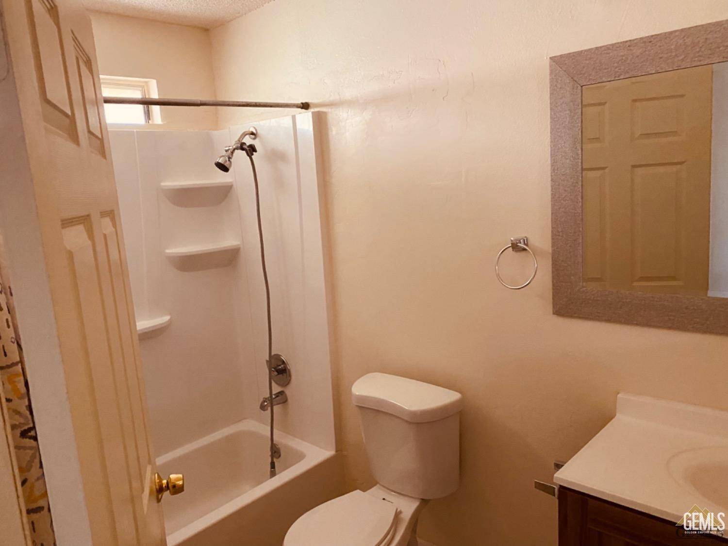 Delano, CA 93215,713 18th Place