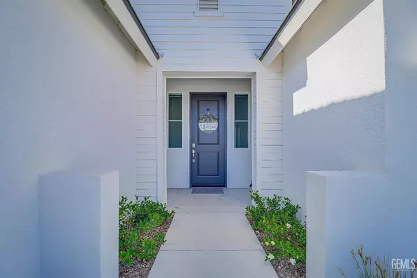 Bakersfield, CA 93314,8406 Avon Street