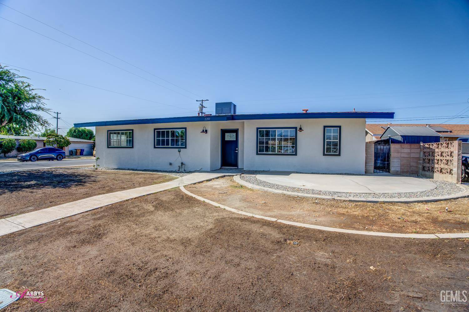 Bakersfield, CA 93304,2201 Oakwood Drive