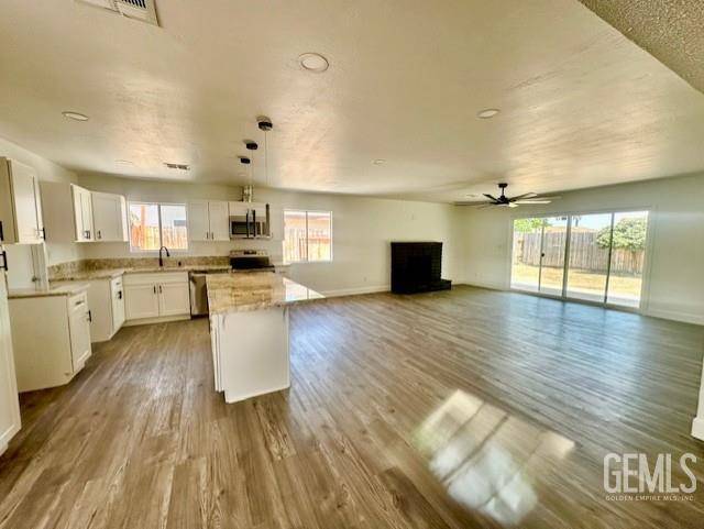 Bakersfield, CA 93308,405 Borman Avenue