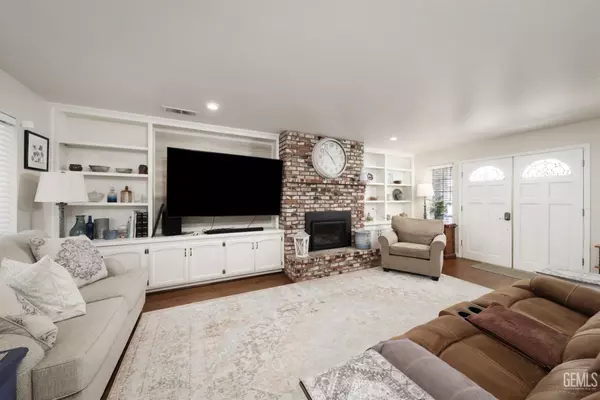 Bakersfield, CA 93306,7200 Clifftop Way