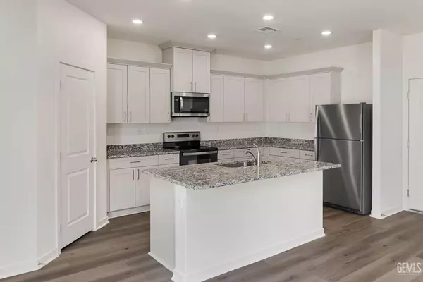 Bakersfield, CA 93313,7808 Ita Palm Way
