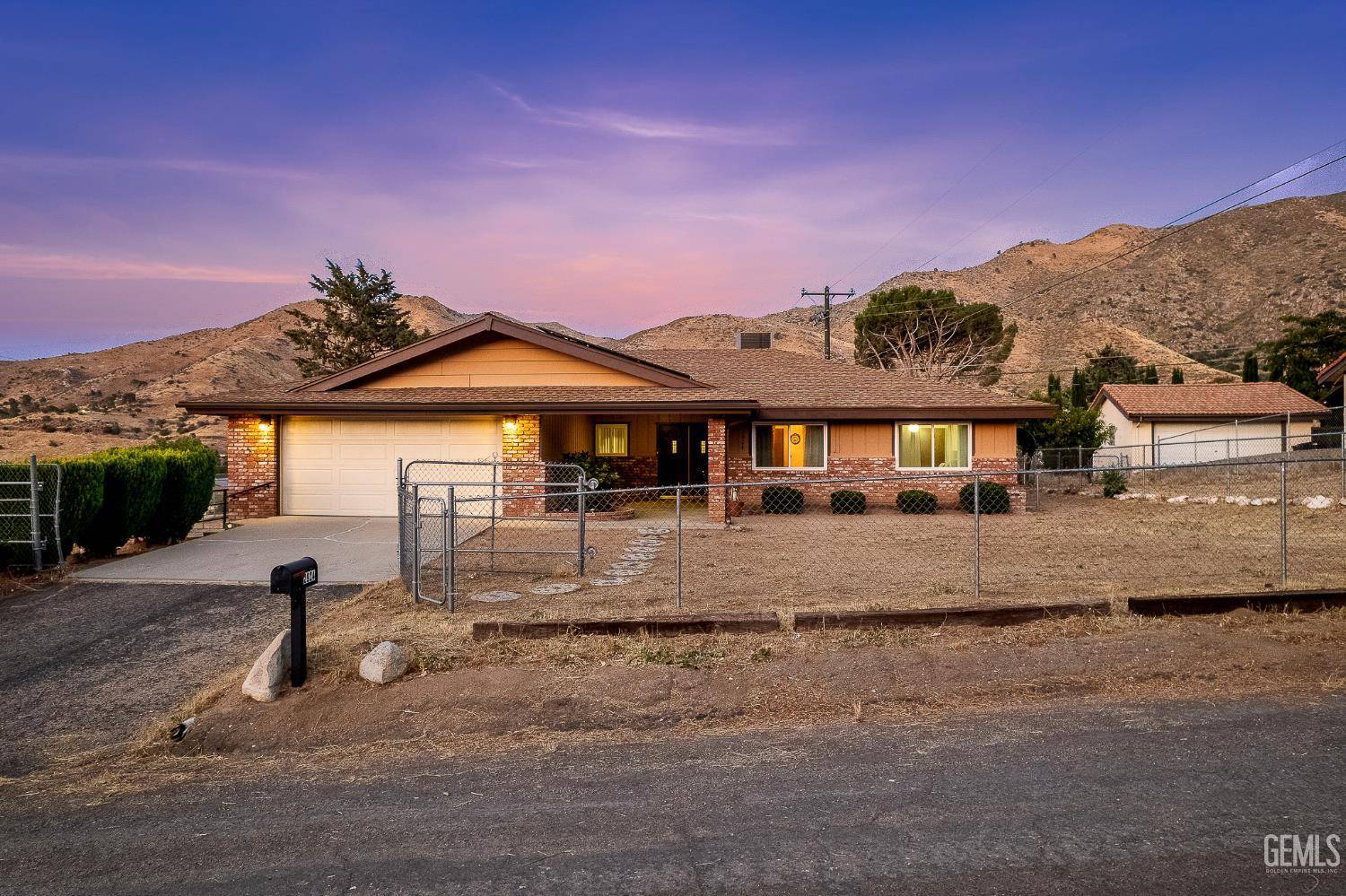 2924 Raccoon Drive, Lake Isabella, CA 93240