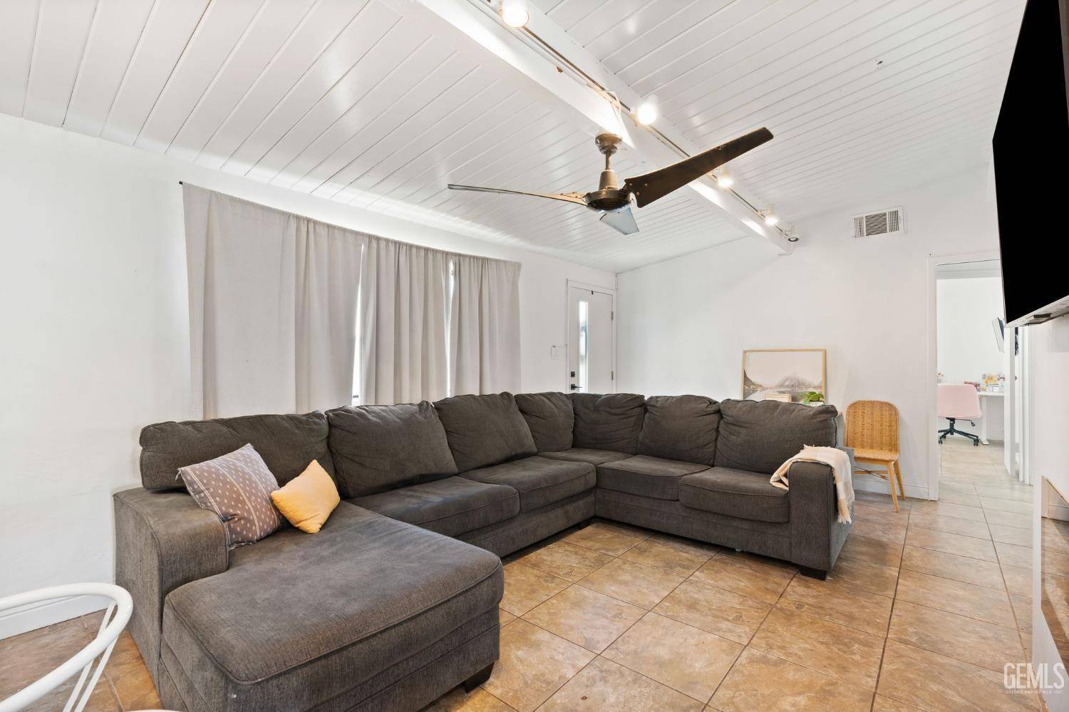 Bakersfield, CA 93305,909 Oberlin
