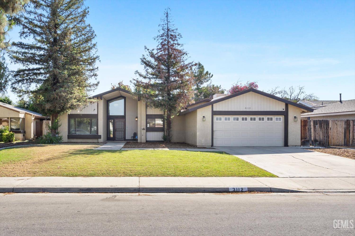 Bakersfield, CA 93309,3112 Harrogate Lane