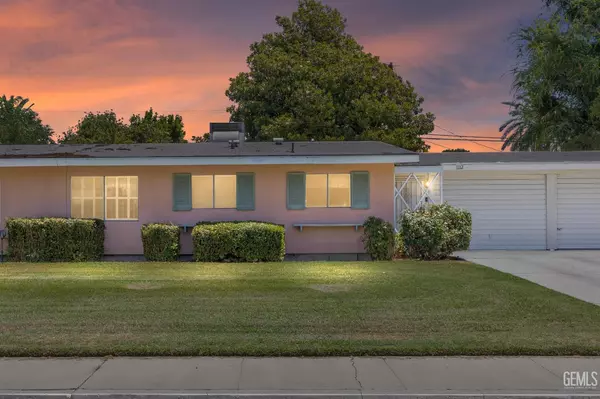 1112 Pebble Beach Drive, Bakersfield, CA 93309