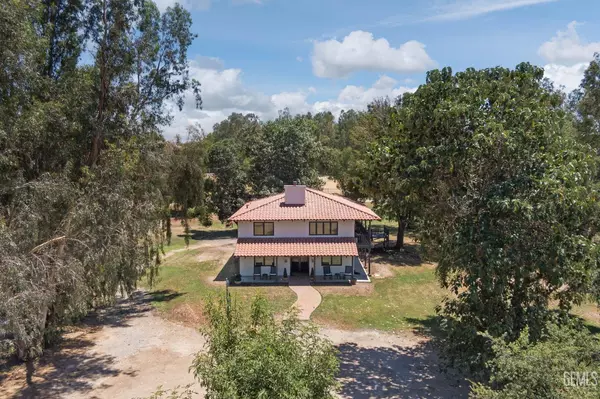 18690 Amos Road, Bakersfield, CA 93308