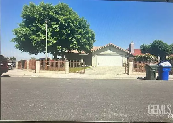 9917 LENORE Street, Lamont, CA 93241