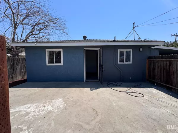 Bakersfield, CA 93304,2912 Wilson Road