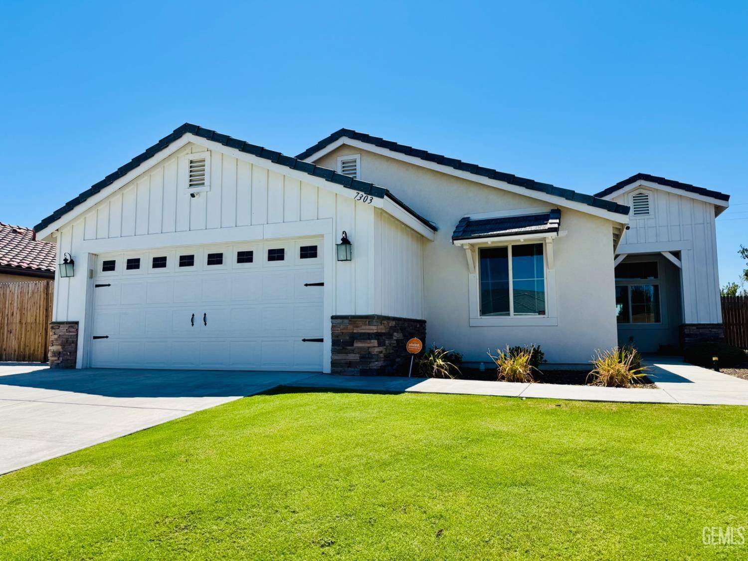7303 Wild Mustang Drive, Bakersfield, CA 93311