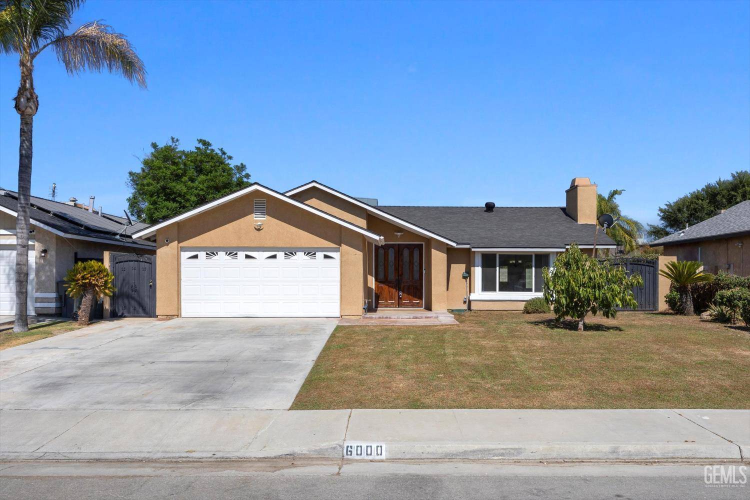 6000 Lugene Avenue, Bakersfield, CA 93313