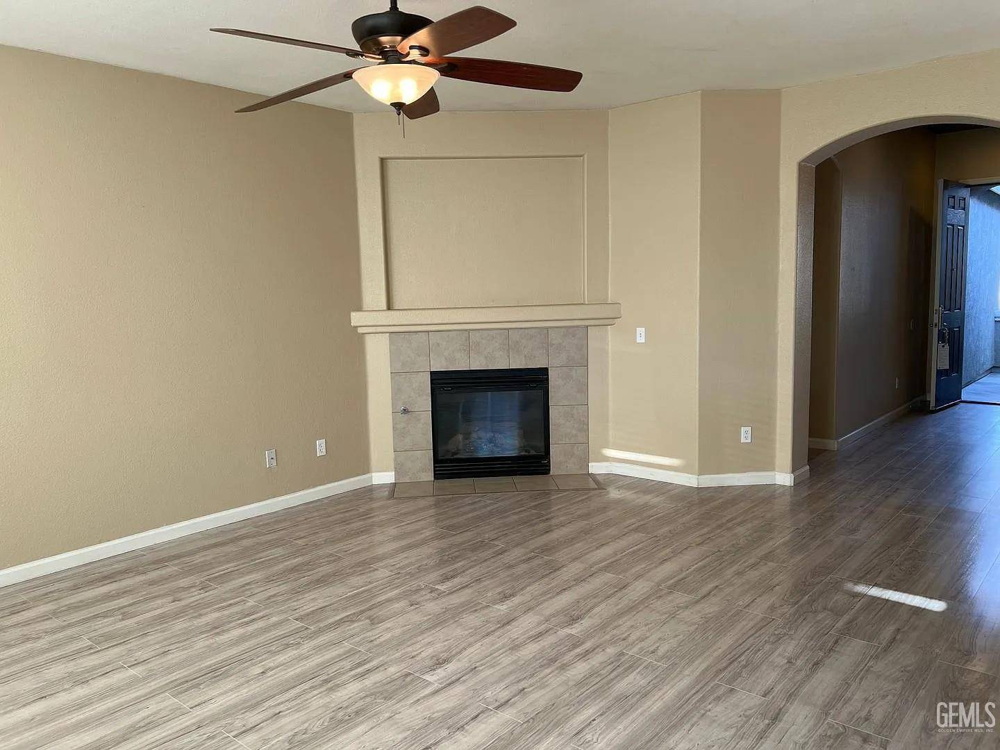 Bakersfield, CA 93313,5413 Ridgecrest Court