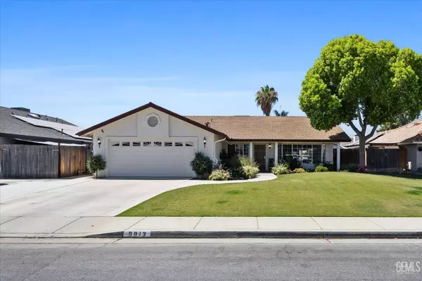 9913 Mark Twain Avenue, Bakersfield, CA 93312