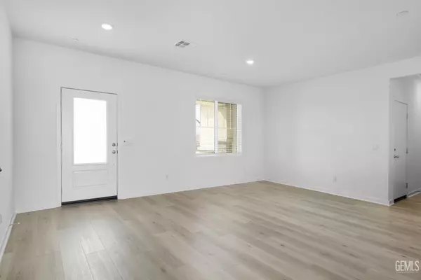 Bakersfield, CA 93306,8401 Seth Alexander Way