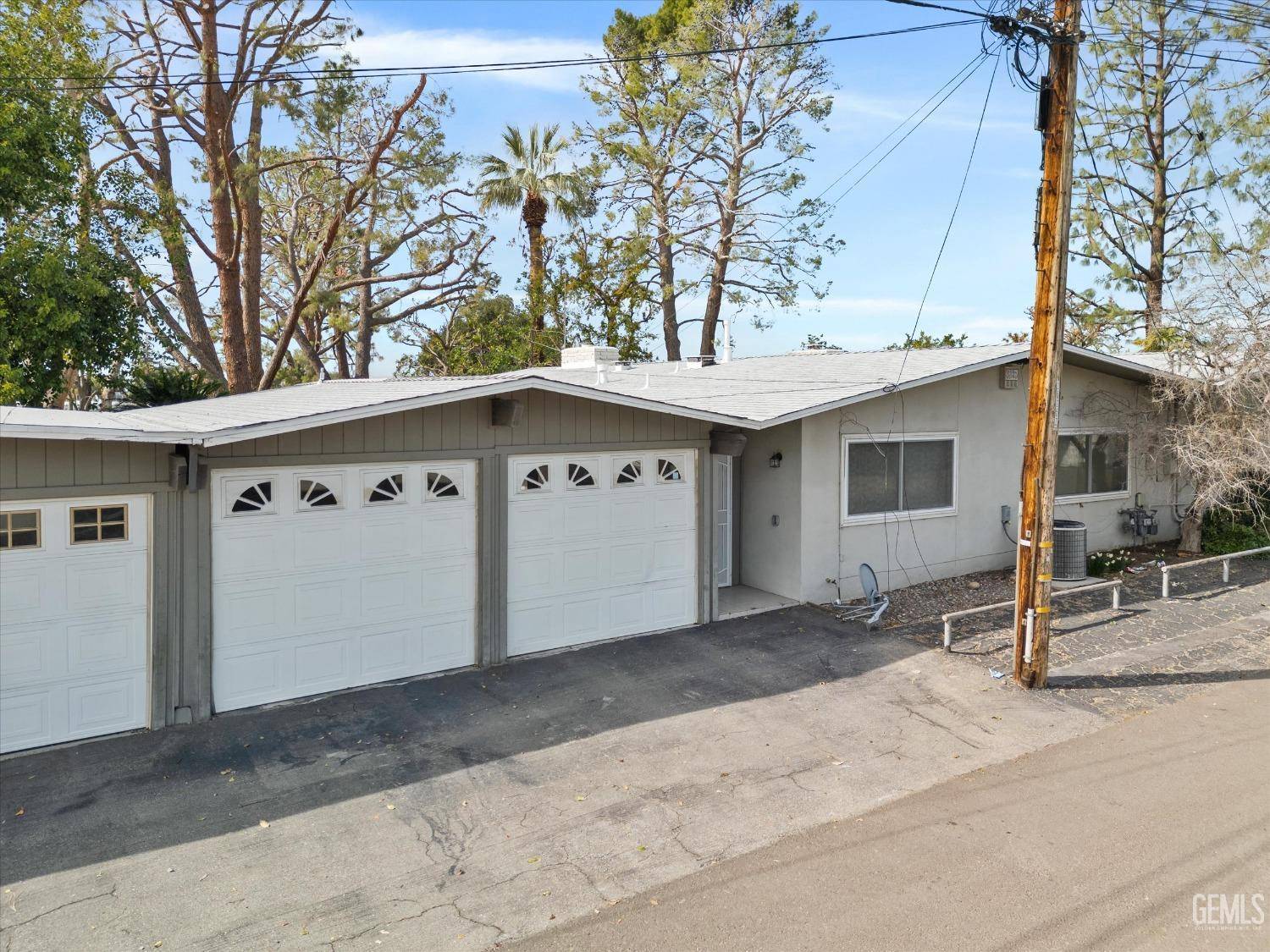 Bakersfield, CA 93305,941 Panorama Drive