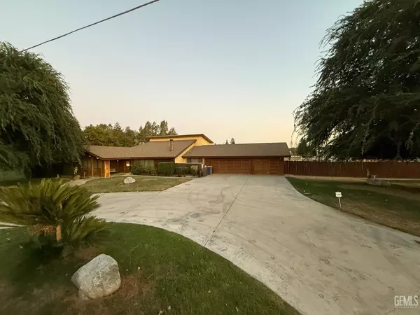 16745 Stephenie Street, Bakersfield, CA 93314