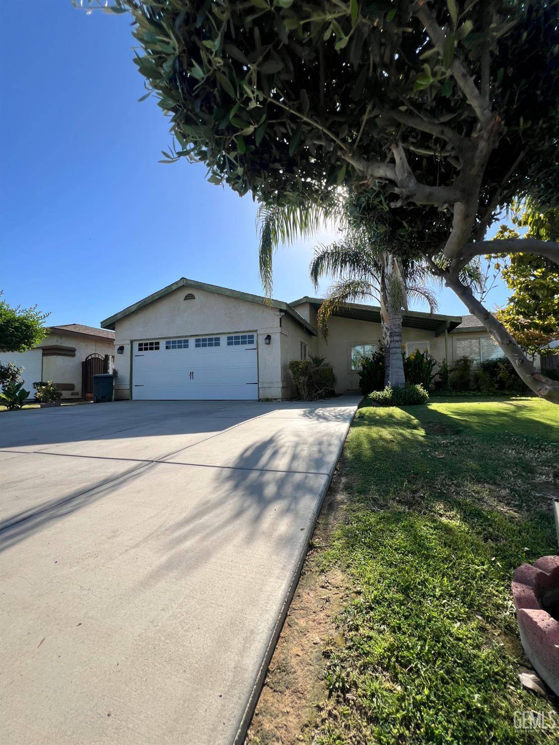 107 Coverdale Court, Bakersfield, CA 93307