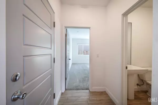 Shafter, CA 93263,3328 Rustic Woods Lane