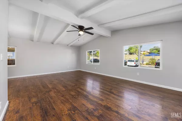 Bakersfield, CA 93306,8536 Kern Canyon Road #184
