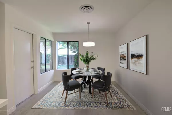 Bakersfield, CA 93309,924 Bermuda Street