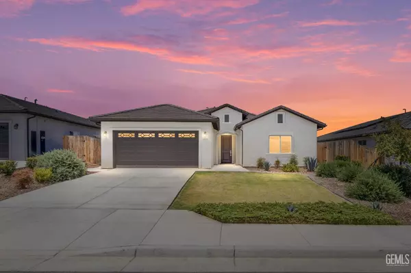 9828 Old Wood Drive, Bakersfield, CA 93306