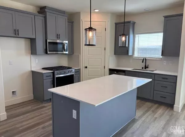 Bakersfield, CA 93314,5520 leonard alvarado