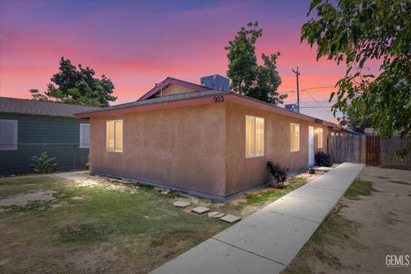923 Eureka Street, Bakersfield, CA 93305