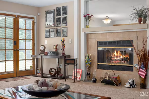Bakersfield, CA 93308,7421 Feather River Drive