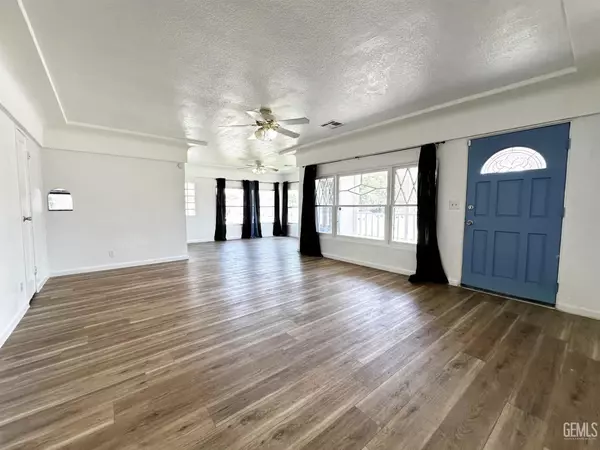 Bakersfield, CA 93308,402 Linda Vista Drive